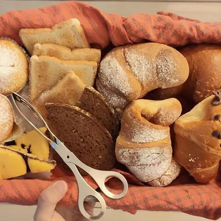 Civico29 & Breakfast 4* Комо